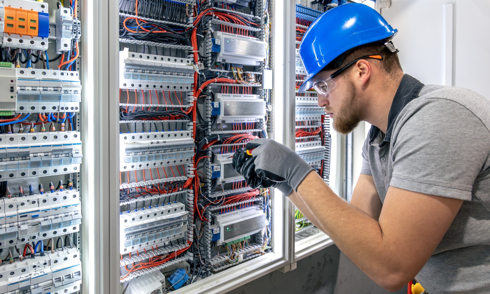 Network design and structured cabling